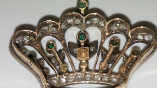 VICTORIAN ANTIQUE CROWN GOLDPLATINUM PENDANT SET WITH DIAMONDS EMERALDS - ADDITIONAL PHOTO 4