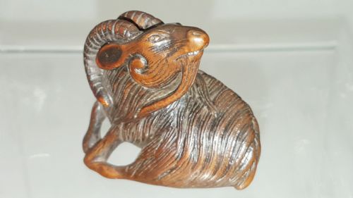 lovely japanese edo 19thc boxwood netsuke of a goat - CATEGORY: ANTIQUE SCULPTURES - DATED 19TH CENTURY