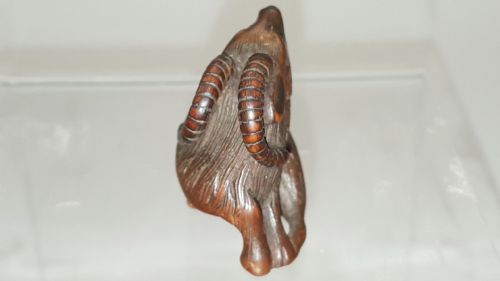 LOVELY JAPANESE EDO 19THC BOXWOOD NETSUKE OF A GOAT - ADDITIONAL PHOTO 2
