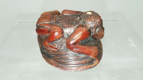 JAPANESE MEIJI 19THC BOXWOOD NETSUKE OF A KAPPA YOKAI ON A CLAM SIGNED - ADDITIONAL PHOTO 3