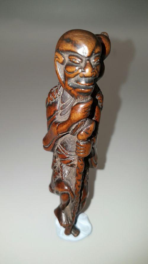 SUPERB JAPANESE EDO 18THC BOXWOOD SASHI NETSUKE OF A CHOKWARO SENNIN WITH GOURD STAFF - ADDITIONAL PHOTO 1
