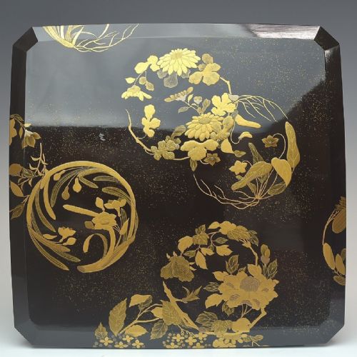 ATTRACTIVE JAPANESE MEIJI 19THC BLACK LACQUER TEA CEREMONY BOX CHABAKO WITH GOLD FLOWER DECORATION - ADDITIONAL PHOTO 1