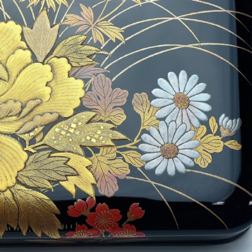 LOVELY JAPANESE MEIJI EARLY 20THC LACQUER BOX WITH FLOWER MAKIE DECORATION - ADDITIONAL PHOTO 8