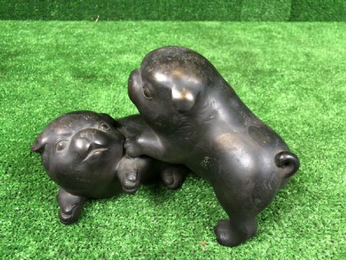 SUPERB JAPANESE MEIJITAISHO BRONZE OF TWO PUPPIES PLAYING SIGNED TOKUTANI - ADDITIONAL PHOTO 1