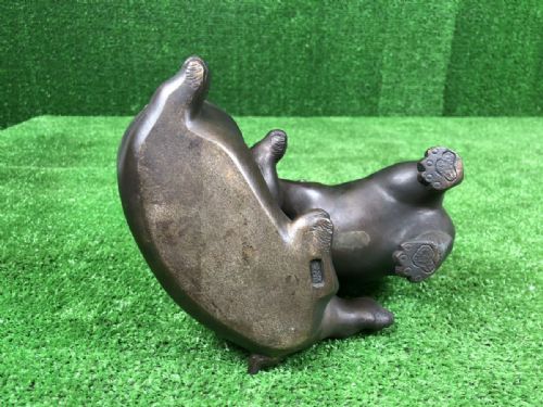 SUPERB JAPANESE MEIJITAISHO BRONZE OF TWO PUPPIES PLAYING SIGNED TOKUTANI - ADDITIONAL PHOTO 5
