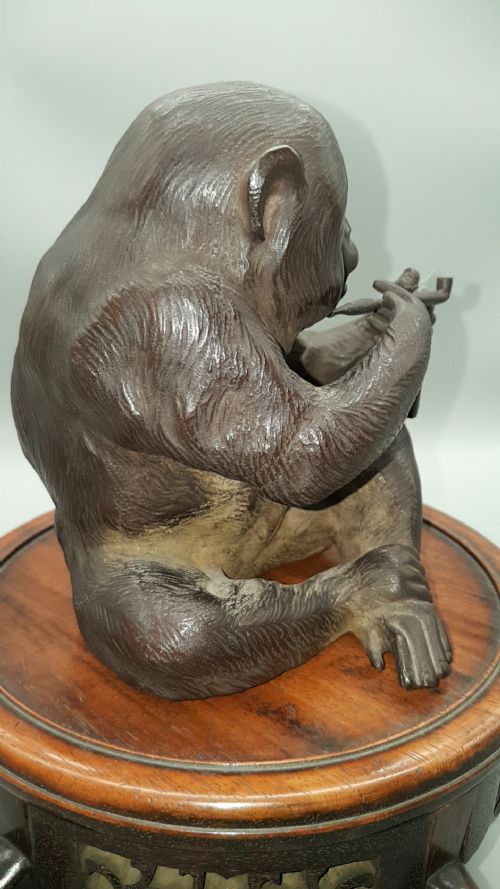 CHARMING JAPANESE MEIJI LATE 19THC BRONZE OF A SEATED MONKEY BY SEIZANZO - ADDITIONAL PHOTO 1