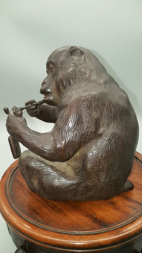 CHARMING JAPANESE MEIJI LATE 19THC BRONZE OF A SEATED MONKEY BY SEIZANZO - ADDITIONAL PHOTO 3