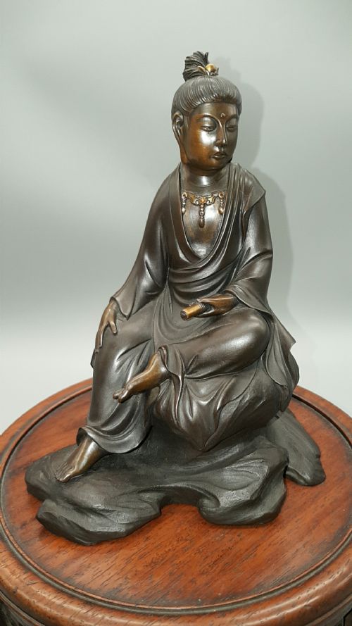 superb japanese meijitaisho early 20thc bronze of a seated holy kannon by koun takamura - CATEGORY: ANTIQUE METAL - DATED 1900