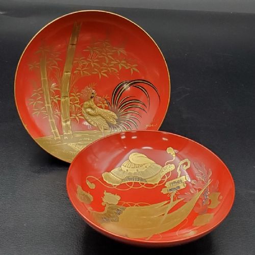 STRIKING PAIR OF LARGE JAPANESE MEIJITAISHO EARLY 20THC LACQUER SAKE CUPS SAKAZUKI - ADDITIONAL PHOTO 1
