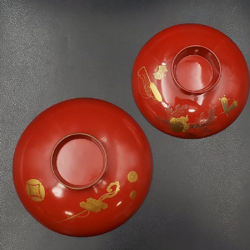 STRIKING PAIR OF LARGE JAPANESE MEIJITAISHO EARLY 20THC LACQUER SAKE CUPS SAKAZUKI - ADDITIONAL PHOTO 4