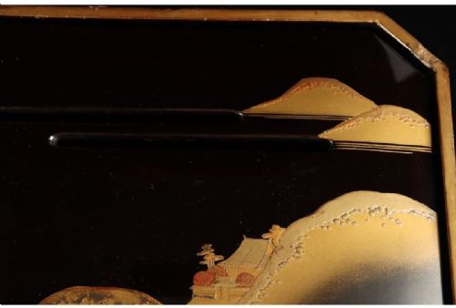UNUSUAL SET OF THREE MEIJITAISHO EARLY 20THC LACQUERED SAKE CUPS SAKAZUKI AND TABLE KAGETSUDAI - ADDITIONAL PHOTO 6