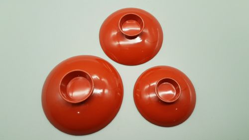 ATTRACTIVE SET OF THREE MEIJITAISHO EARLY 20THC LACQUERED SAKE CUPS SAKAZUKI - ADDITIONAL PHOTO 1