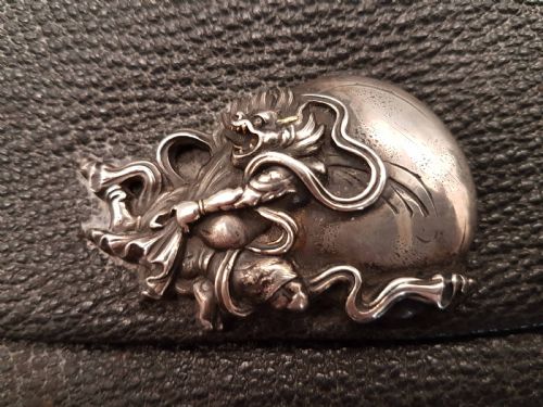 JAPANESE MEIJI 19THC TOBACCO OR COIN POUCH FUKURO WITH STERLING CLASP KANEMONO MANJU NETSUKE - ADDITIONAL PHOTO 4