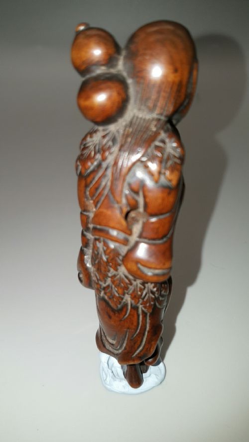 SUPERB JAPANESE EDO 18THC BOXWOOD SASHI NETSUKE OF A CHOKWARO SENNIN WITH GOURD STAFF - ADDITIONAL PHOTO 5
