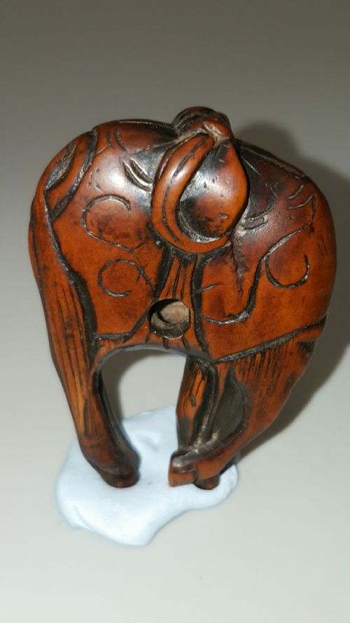 JAPANESE EDO 18THC OR EARLY 19THC BOXWOOD NETSUKE OF A GRAZING HORSE - ADDITIONAL PHOTO 1