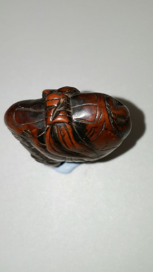 JAPANESE EDO 18THC OR EARLY 19THC BOXWOOD NETSUKE OF A GRAZING HORSE - ADDITIONAL PHOTO 4