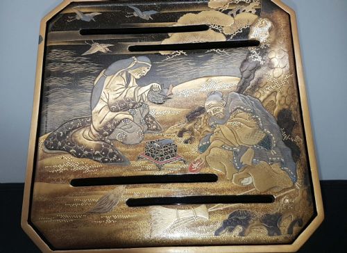STUNNING JAPANESE EDO 19THC LACQUER SAKE TABLE KAGETSUDAI AND SET OF EARLY 20THC THREE SAKE CUPS SAKAZUKI - ADDITIONAL PHOTO 1