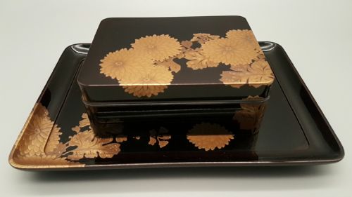 superb japanese meiji early 20thc black gold lacquer box with matching tray - CATEGORY: ANTIQUE BOXES - DATED 1910