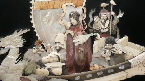 STRIKING JAPANESE MEIJI 19THC SHIBAYAMA PLAQUE DEPICTING THE SEVEN LUCKY GODS IN THEIR TREASURE SHIP TAKABUNE - ADDITIONAL PHOTO 3