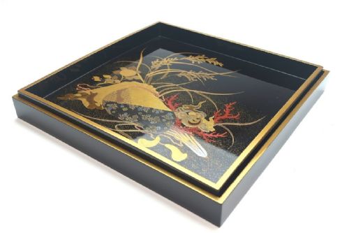 MAJESTIC JAPANESE MEIJI OR TAISHO EARLY 20THC PAIR OF BEAUTIFUL BLACK GOLD LACQUER NESTED TRAYS - ADDITIONAL PHOTO 2