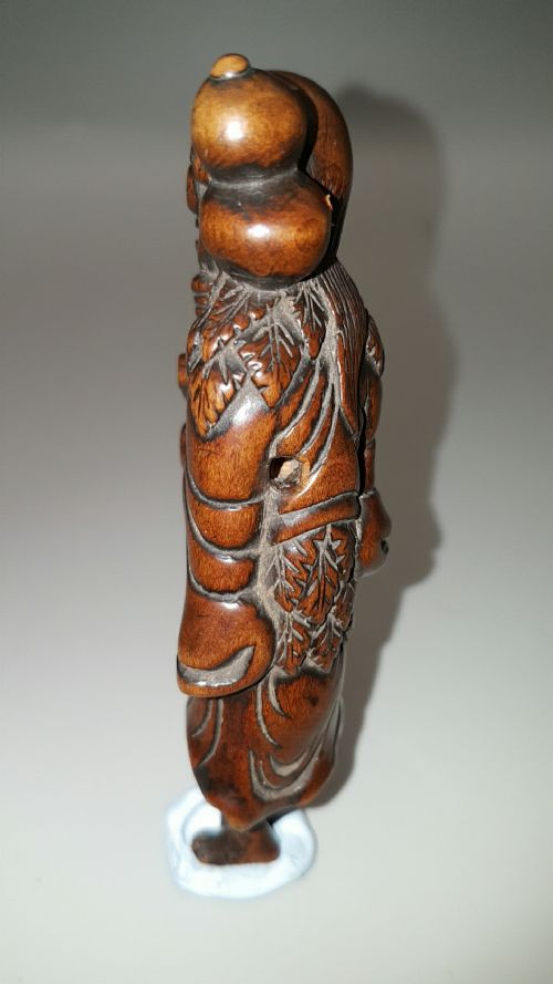 RARE JAPANESE EDO 18THC BOXWOOD SASHI NETSUKE OF A CHOKWARO SENNIN WITH GOURD STAFF - ADDITIONAL PHOTO 7