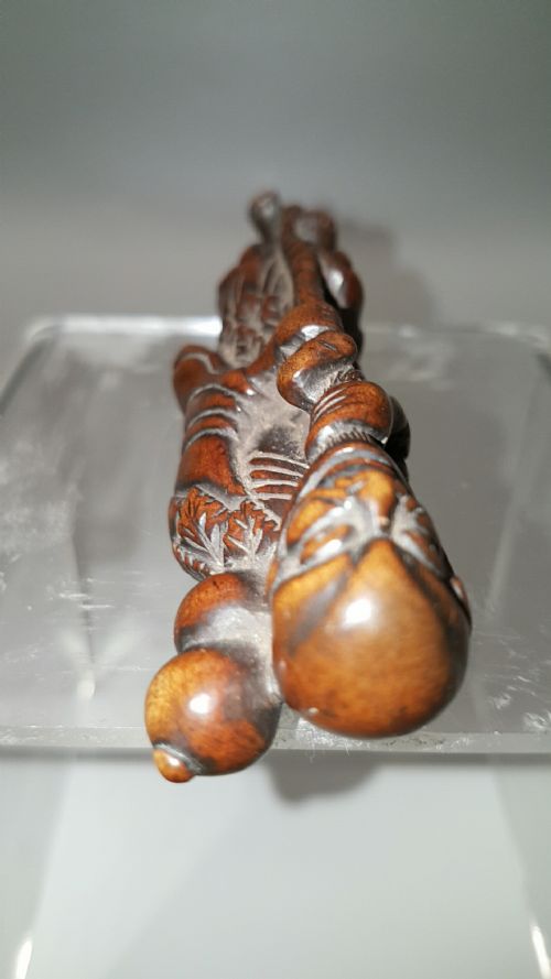 RARE JAPANESE EDO 18THC BOXWOOD SASHI NETSUKE OF A CHOKWARO SENNIN WITH GOURD STAFF - ADDITIONAL PHOTO 9