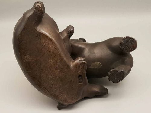 SUPERB JAPANESE MEIJITAISHO BRONZE OF TWO PUPPIES PLAYING SIGNED TOKUTANI - ADDITIONAL PHOTO 5