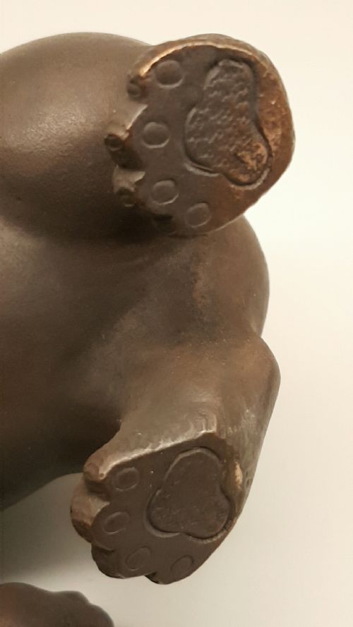 SUPERB JAPANESE MEIJITAISHO BRONZE OF TWO PUPPIES PLAYING SIGNED TOKUTANI - ADDITIONAL PHOTO 6