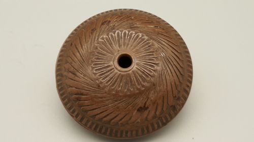 UNUSUAL JAPANESE MEIJI 19THC BOXWOOD TREEN MANJU NETSUKE DEPICTING A SAMURAI - ADDITIONAL PHOTO 2
