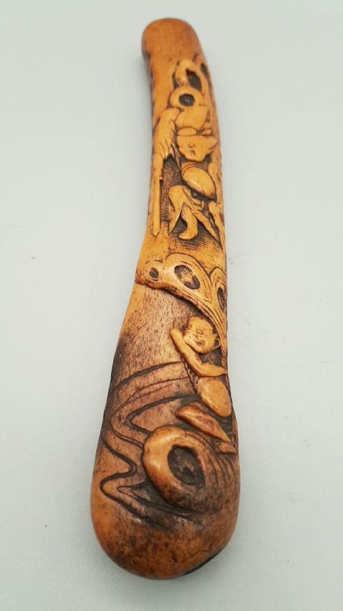 TWO NICE JAPANESE MEIJI 19THC STAG ANTLER PIPECASES KISERUZUTSU CARVED IN RELIEF - ADDITIONAL PHOTO 5