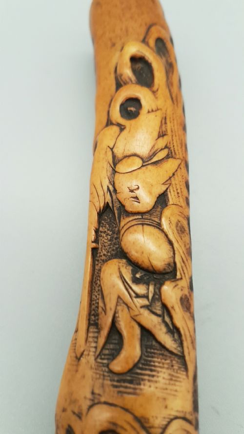 TWO NICE JAPANESE MEIJI 19THC STAG ANTLER PIPECASES KISERUZUTSU CARVED IN RELIEF - ADDITIONAL PHOTO 7