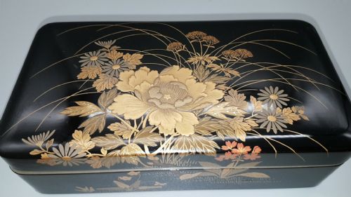 LOVELY JAPANESE MEIJI EARLY 20THC LACQUER MAKIE BOX TRAY BY HEIAN ZOHIKO - ADDITIONAL PHOTO 5