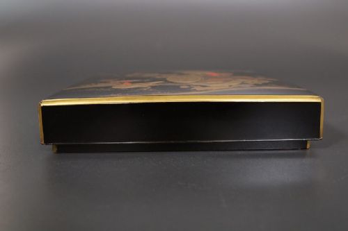 STRIKING JAPANESE MEIJITAISHO EARLY 20THC LACQUER WRITING BOX SUZURIBAKO WITH ROOSTER DRUM DECORATION - ADDITIONAL PHOTO 4