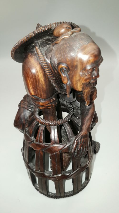 SUPERB CHINESE ANTIQUE LATE 19THC IRON WOOD CARVING OF A FISHERMAN - ADDITIONAL PHOTO 5