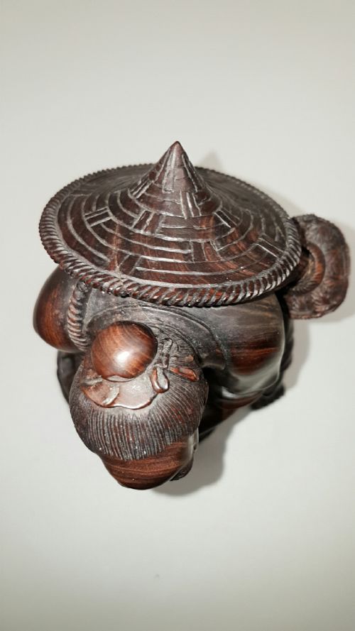SUPERB CHINESE ANTIQUE LATE 19THC IRON WOOD CARVING OF A FISHERMAN - ADDITIONAL PHOTO 11