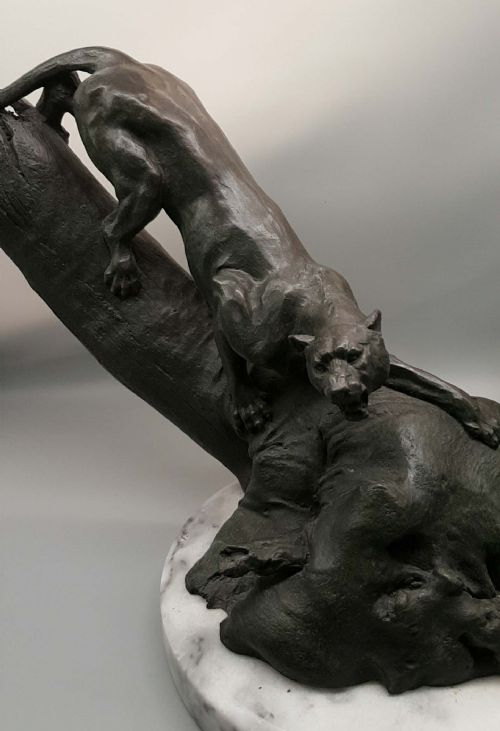 MAGNIFICENT VINTAGE LARGE FRENCH BRONZE OF A PANTHER CLIMBING A TREE - ADDITIONAL PHOTO 1