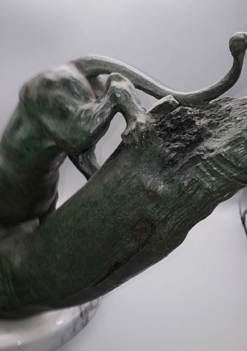 MAGNIFICENT VINTAGE LARGE FRENCH BRONZE OF A PANTHER CLIMBING A TREE - ADDITIONAL PHOTO 5