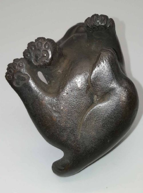 DELIGHTFUL SMALL JAPANESE MEIJI BRONZE OF THREE PLAYFUL PUPPIES SIGNED AKIMITSU - ADDITIONAL PHOTO 9