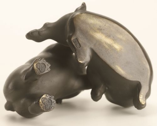 CHARMING JAPANESE MEIJITAISHO BRONZE OF TWO PUPPIES PLAYING SIGNED - ADDITIONAL PHOTO 5