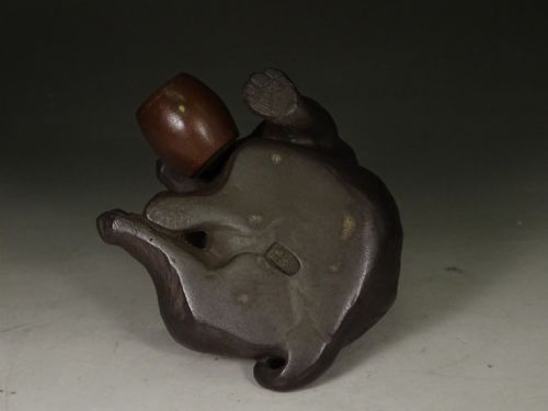 CHARMING JAPANESE MEIJI LATE19THEARLY 20THC BRONZE PUPPY WITH A DRUM TOKUMITSU - ADDITIONAL PHOTO 7