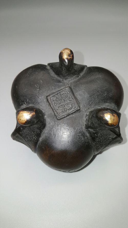 JAPANESE MEIJI EARLY 20THC BRONZE DAIMEI NORITOKU INCENSE BURNER AUBERGINE EGGPLANT - ADDITIONAL PHOTO 6