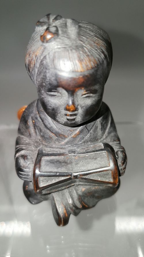 japanese meiji early 20thc large boxwood netsukeokimono of a girl and drum - CATEGORY: ANTIQUE SCULPTURES - DATED 1910