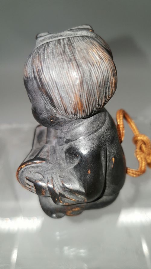JAPANESE MEIJI EARLY 20THC LARGE BOXWOOD NETSUKEOKIMONO OF A GIRL AND DRUM - ADDITIONAL PHOTO 5