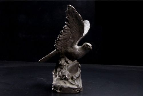 STRIKING JAPANESE MEIJI EARLY 20THC BRONZE HAWK BY TAKETARO SHINKAI 18681927 - ADDITIONAL PHOTO 4