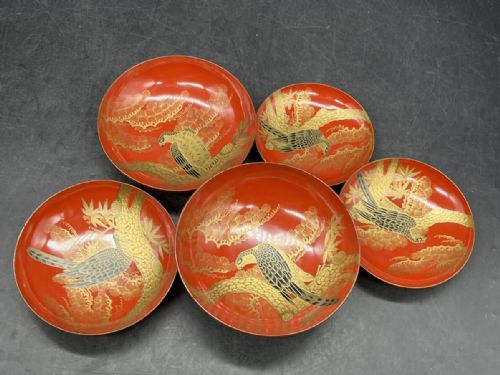 BEAUTIFUL SET OF FIVE JAPANESE MEIJITAISHO EARLY 20THC LACQUER SAKE CUPS SAKAZUKI HAWKS - ADDITIONAL PHOTO 2