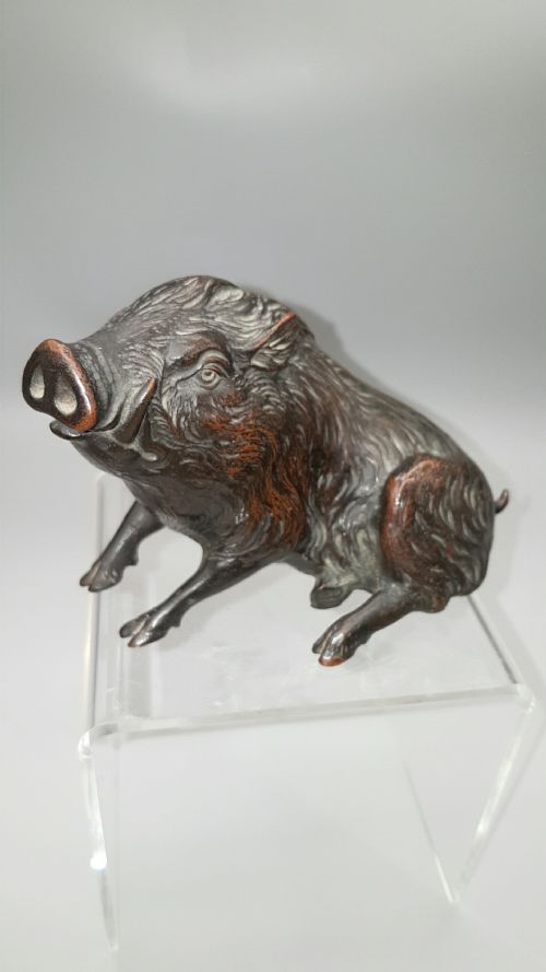 CHARMING SMALL JAPANESE MEIJI LATE 19THC BRONZE BOAR SIGNED SEIYASU - ADDITIONAL PHOTO 6