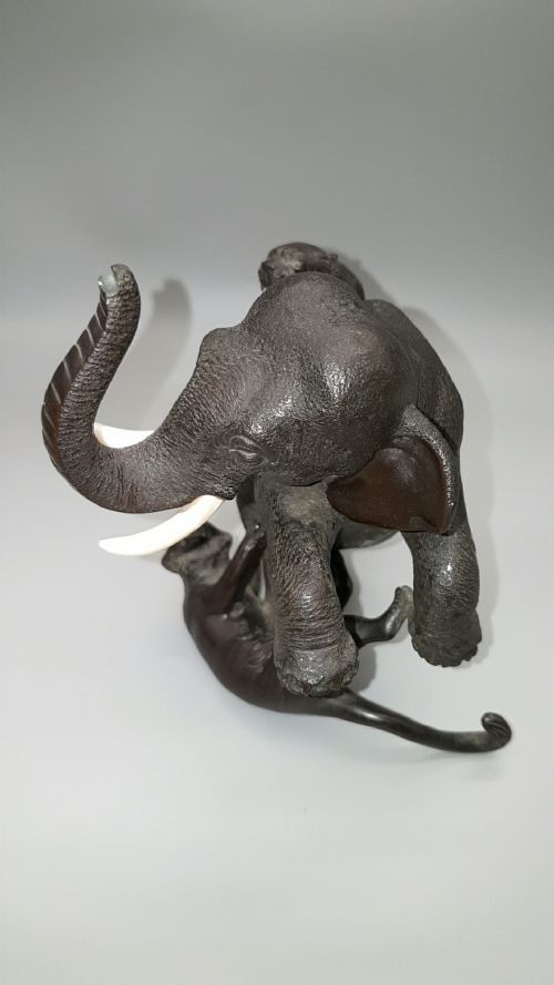 SUPERB SMALL JAPANESE MEIJI LATE 19THC BRONZE OF ELEPHANT AND TIGERS - ADDITIONAL PHOTO 6
