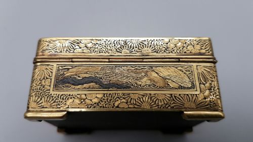 EXQUISITE JAPANESE MEIJI CA 1900 IRON DAMASCENE 24K GOLD BOX BY FUJII YOSHITOYO - ADDITIONAL PHOTO 2