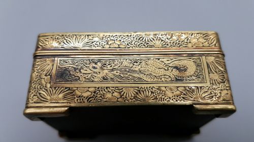EXQUISITE JAPANESE MEIJI CA 1900 IRON DAMASCENE 24K GOLD BOX BY FUJII YOSHITOYO - ADDITIONAL PHOTO 4