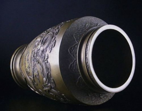 SUPERB JAPANESE MEIJI EARLY 20THC LARGE BRONZE VASE BY KANAYA GORSABUR XI - ADDITIONAL PHOTO 15